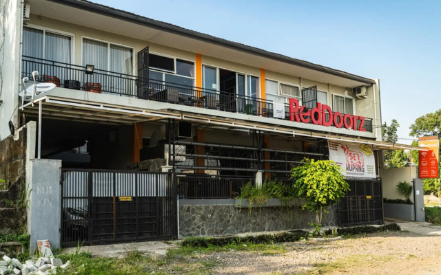 RedDoorz near Exit Toll Bogor