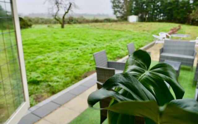 Deluxe 4/5 Bed Hot Tub Cinema Room 15