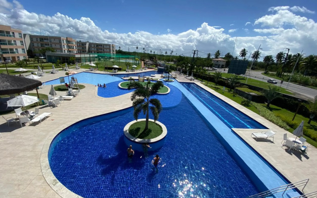 Muro Alto Condominio Club - By AF
