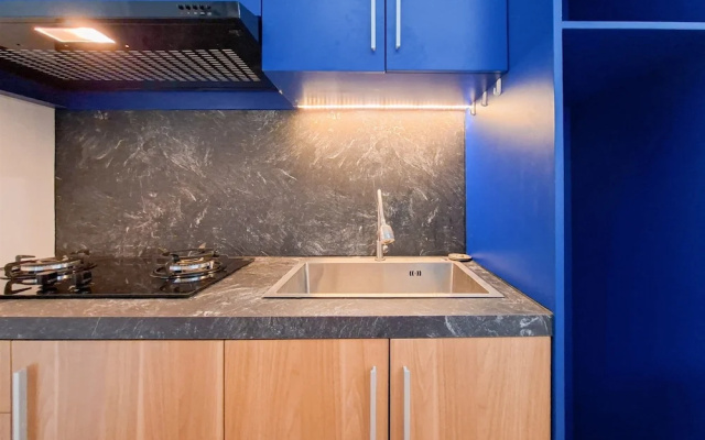 Pop Color Touch 2Br At Urbantown Serpong Apartment – Kitchen – South Tangerang
