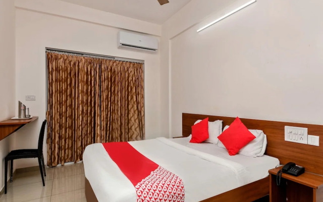 Samruddhi Lodge By OYO Rooms