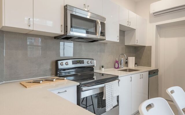 5221 St Urbain