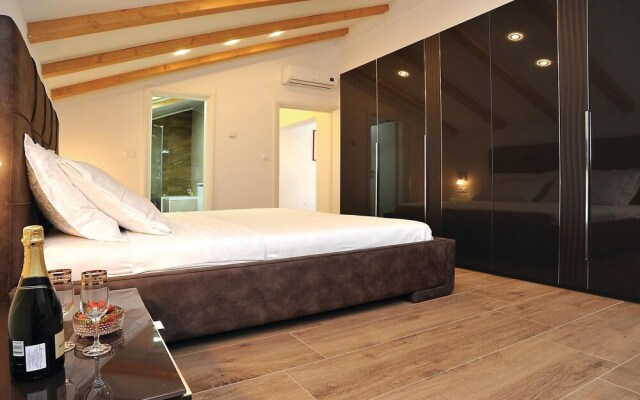 Beautiful Home in Sibenik With Wifi and 3 Bedrooms