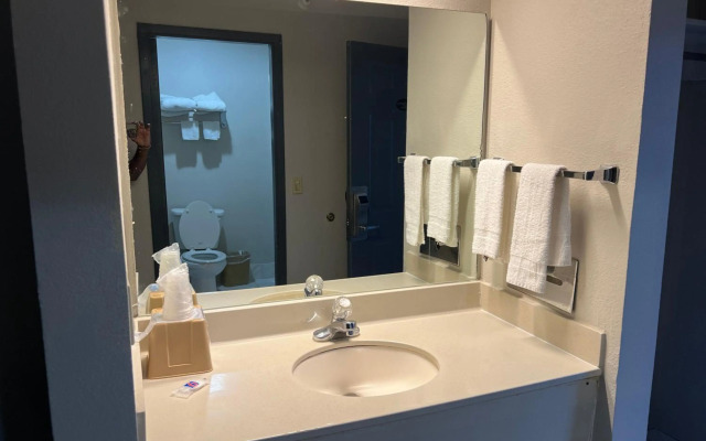 Motel 6 Tulsa, OK - Airport