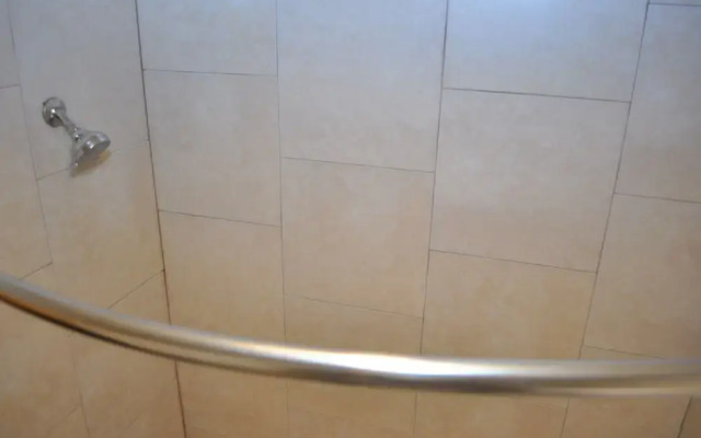 Evergreen Hotel & Suites