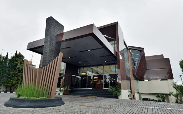 ZEN Rooms Cipayung KM 71