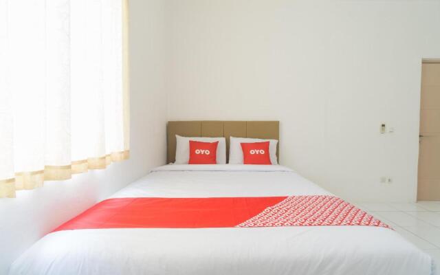 OYO 2110 Rotterdam Guest House Syariah