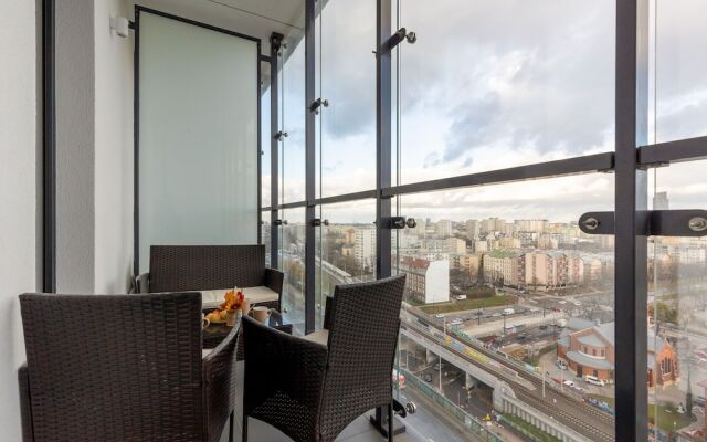 Glamour Studio With Parking by Renters