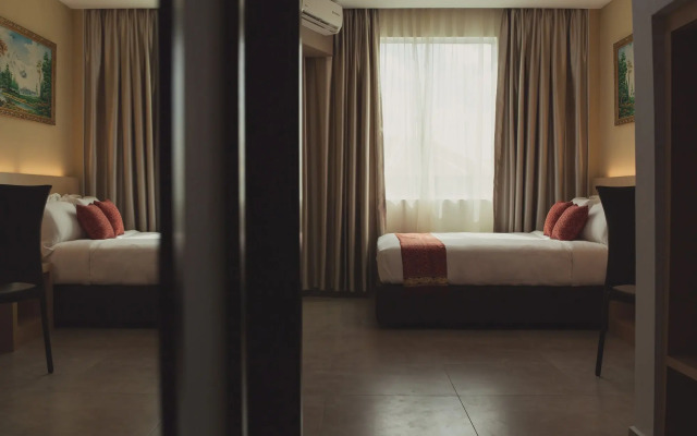 Paragon Lutong Hotel