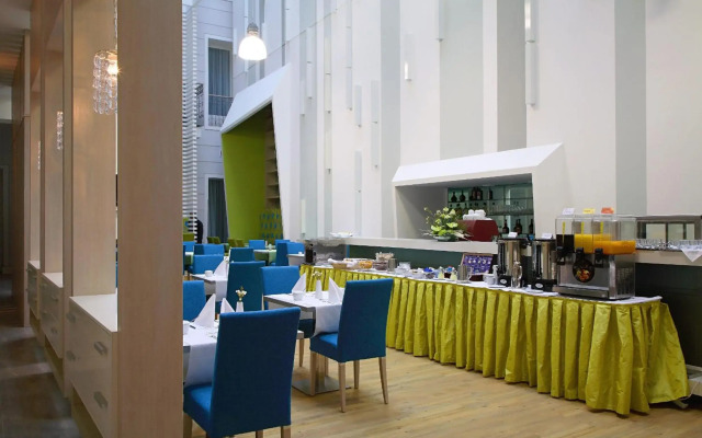 Atrium Fashion Hotel