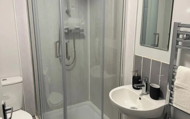 4 Bed Apartment in Warwick