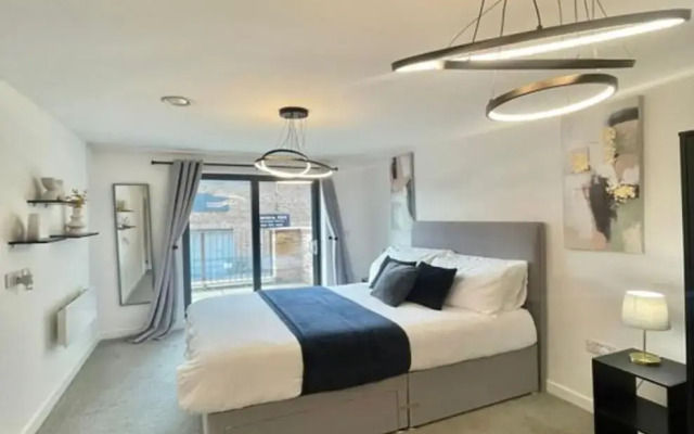 Bed2bathroom - 10minutes From Citycentre & Quays