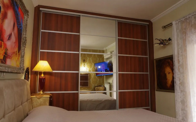 Violeta s Seaview Apartment in Piraeus