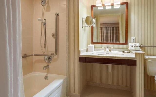 Sheraton Gateway Hotel In Toronto International Airport