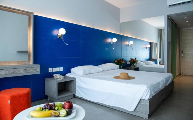 Twin room (twin beds)