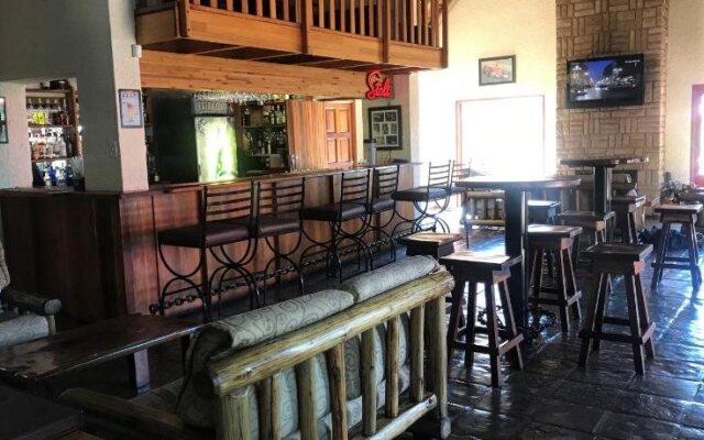 Amanzingwe Lodge Conference Centre & Spa