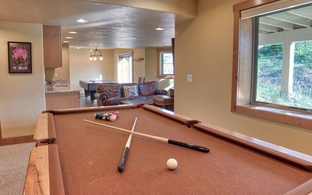 120 Rachel Lane Private Home with Hot Tub