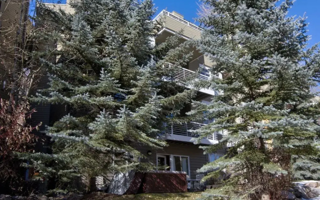 Savoy S 2d 3 Bedroom Condo by RedAwning