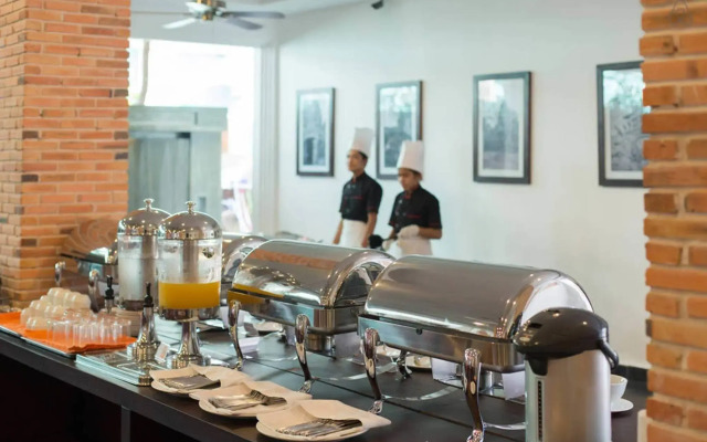 Mekong Angkor Palace Hotel