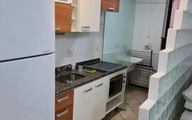 Apartamento encantador com piscina e garagem