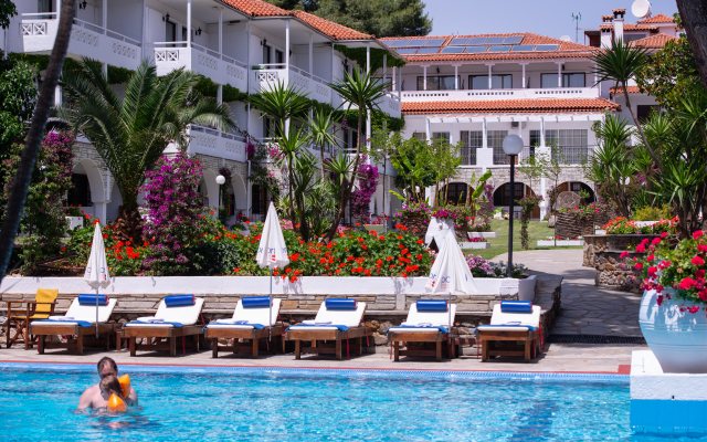 Porfi Beach Hotel