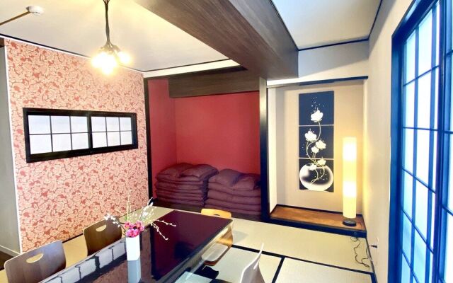 Chatan Tall House