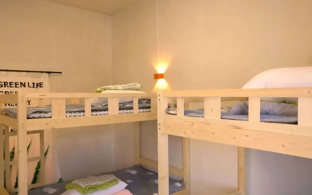 Changsha On the Road Youth Hostel