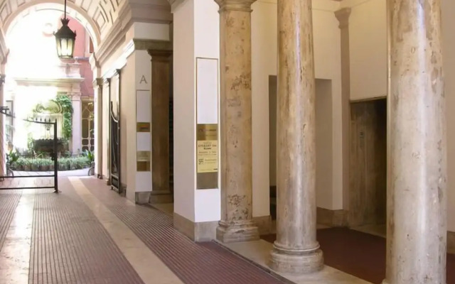 Alius And Freerome Hotel