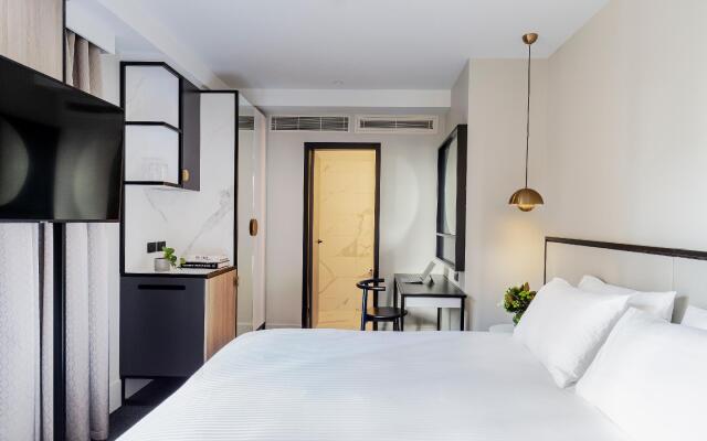 Brady Hotels Jones Lane