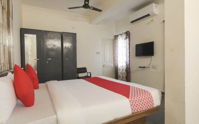 Oyo 41740 Karnawat Guest House