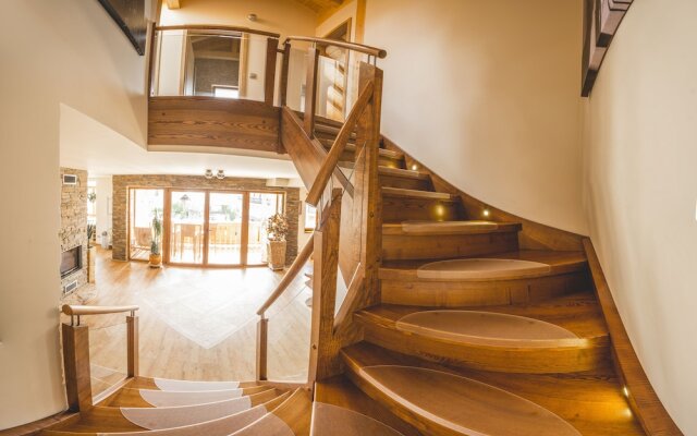 Downtown Suite Alpi near Garmisch-Partenkirchen Ski Resort