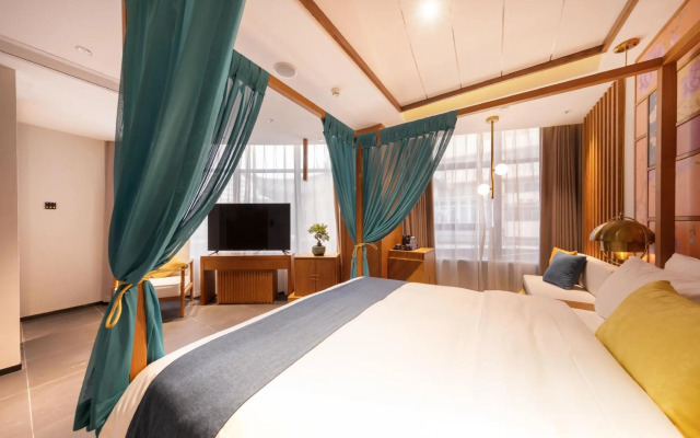 TRUE GO Hotel (Guangzhou Sun Yat-sen University Lujiang Subway Station)