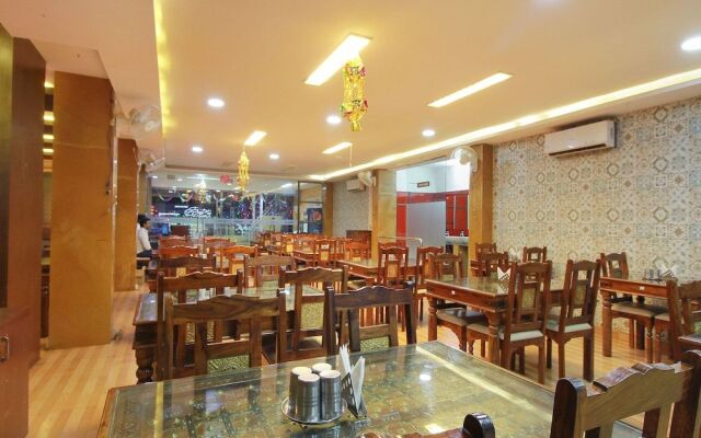 OYO 10551 Hotel RJ Grand