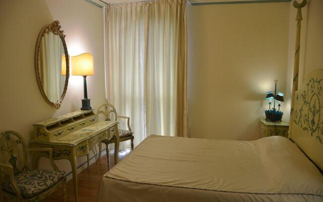 Villa Laguna Apartments