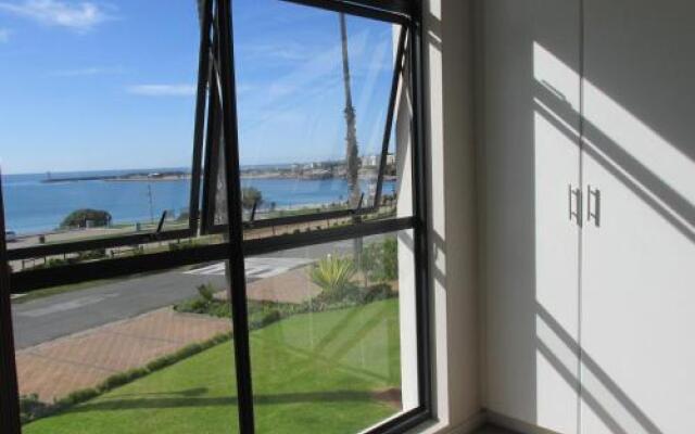 Point Village Accommodation - Santos 7