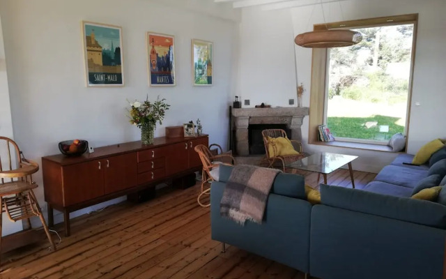 Superb sea View / Private Beach Access