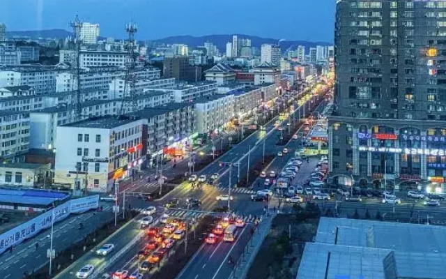 Xuefu Business Hotel (Yanji Yanbian University store)