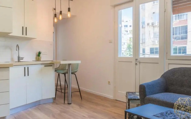 1B Patio beach house premium location w/2 balcony