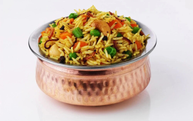 White Mg by OYO Rooms