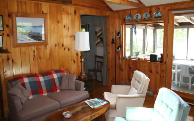 Sea Green - One Bedroom Home