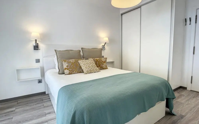 Cosy Central by Atlantic Holiday