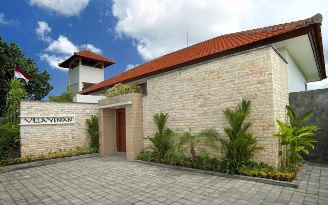 Villa Yenian by Villa Finder