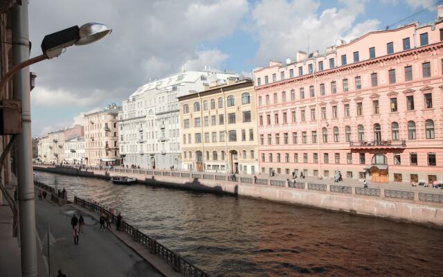 City of Rivers near Palace Square