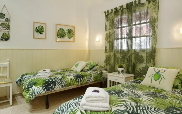 Spacious Bungalow for 6 People in Masapalomas