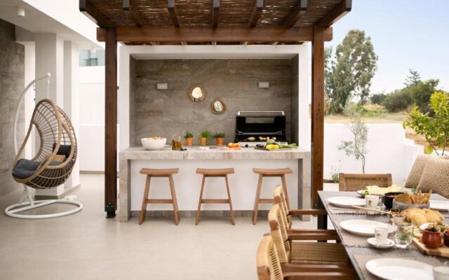 Lora Pearl Luxury Villa By Louis Hotels