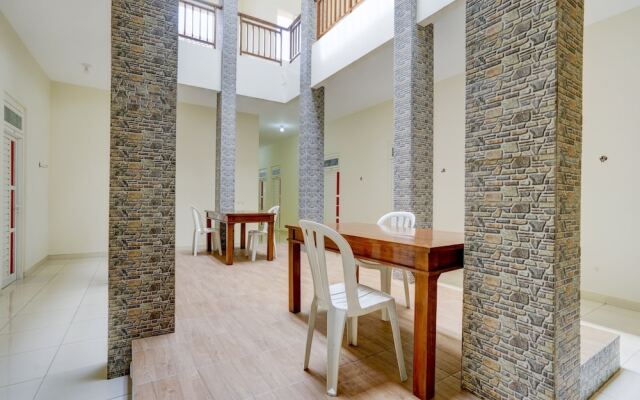 Capital O Inn App Tenggilis