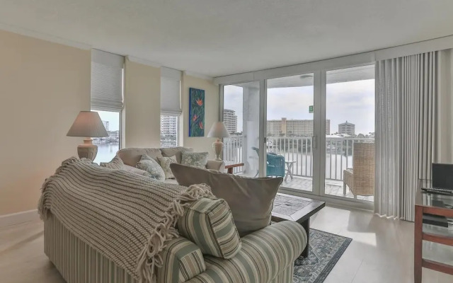 Dolphin Point 402c