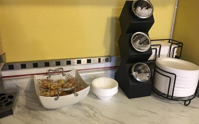 Grewals Inn and Suites by Elevate Rooms