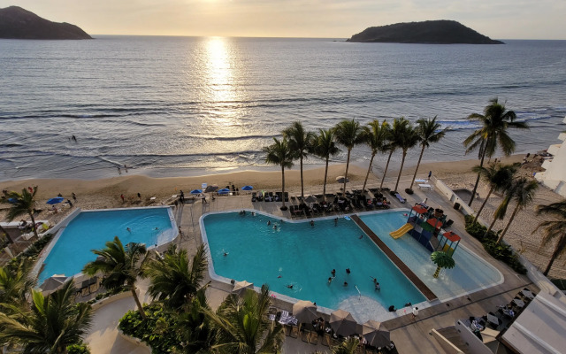 Viaggio Resort Mazatlán