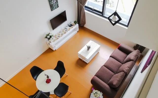 The Hub Service Apartment